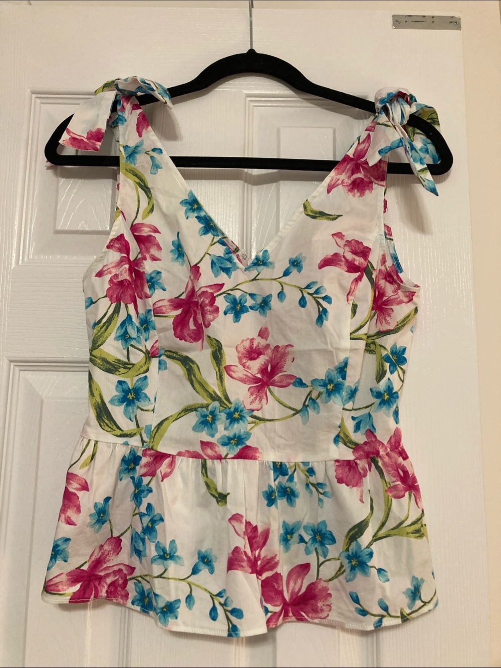 Nine West White Floral Tie-Shoulder Peplum Camisole
